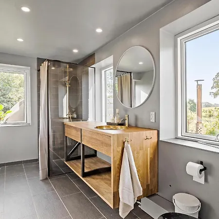 4 Bedroom Beautiful In 度假居 *