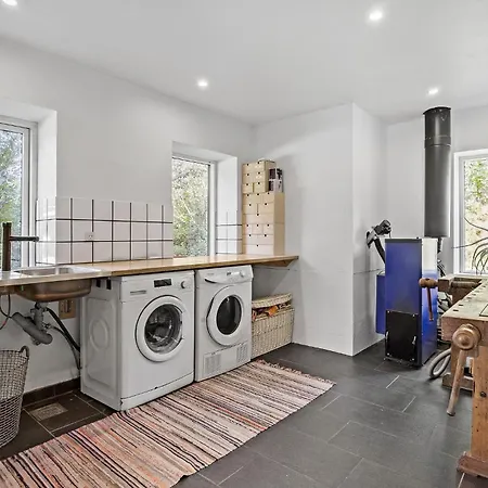 4 Bedroom Beautiful In 度假居 克内贝尔