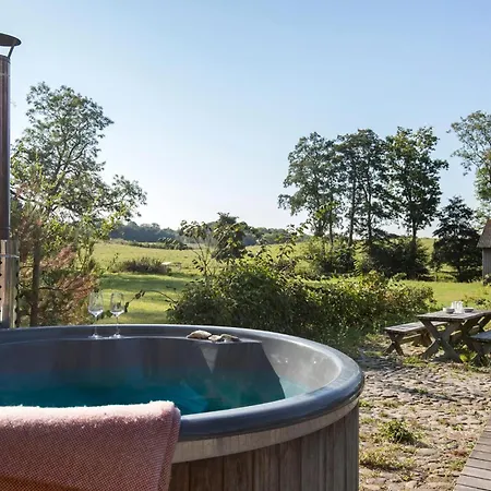 4 Bedroom Beautiful In * 克内贝尔