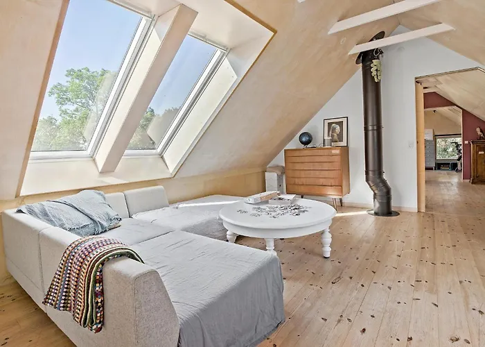 4 Bedroom Beautiful In Knebel