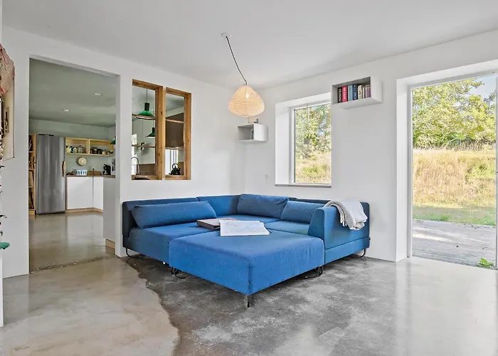 4 Bedroom Beautiful In * Knebel