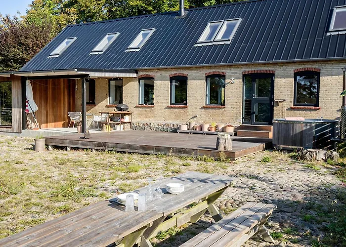 Ferienhaus 4 Bedroom Beautiful In *