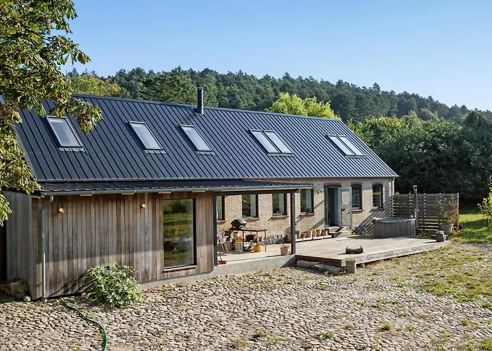 4 Bedroom Beautiful In Ferienhaus